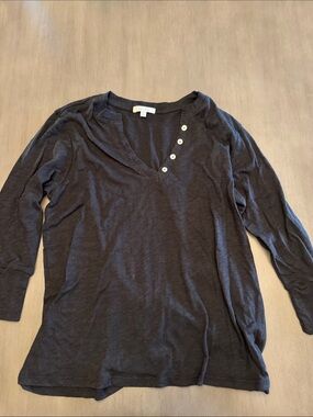 Women’s Black V-Neck Button-Trim Long Sleeve Tee